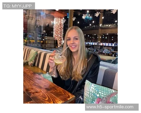 曼城女足前锋前女友年仅27岁不幸车祸身亡未系安全带引发关注